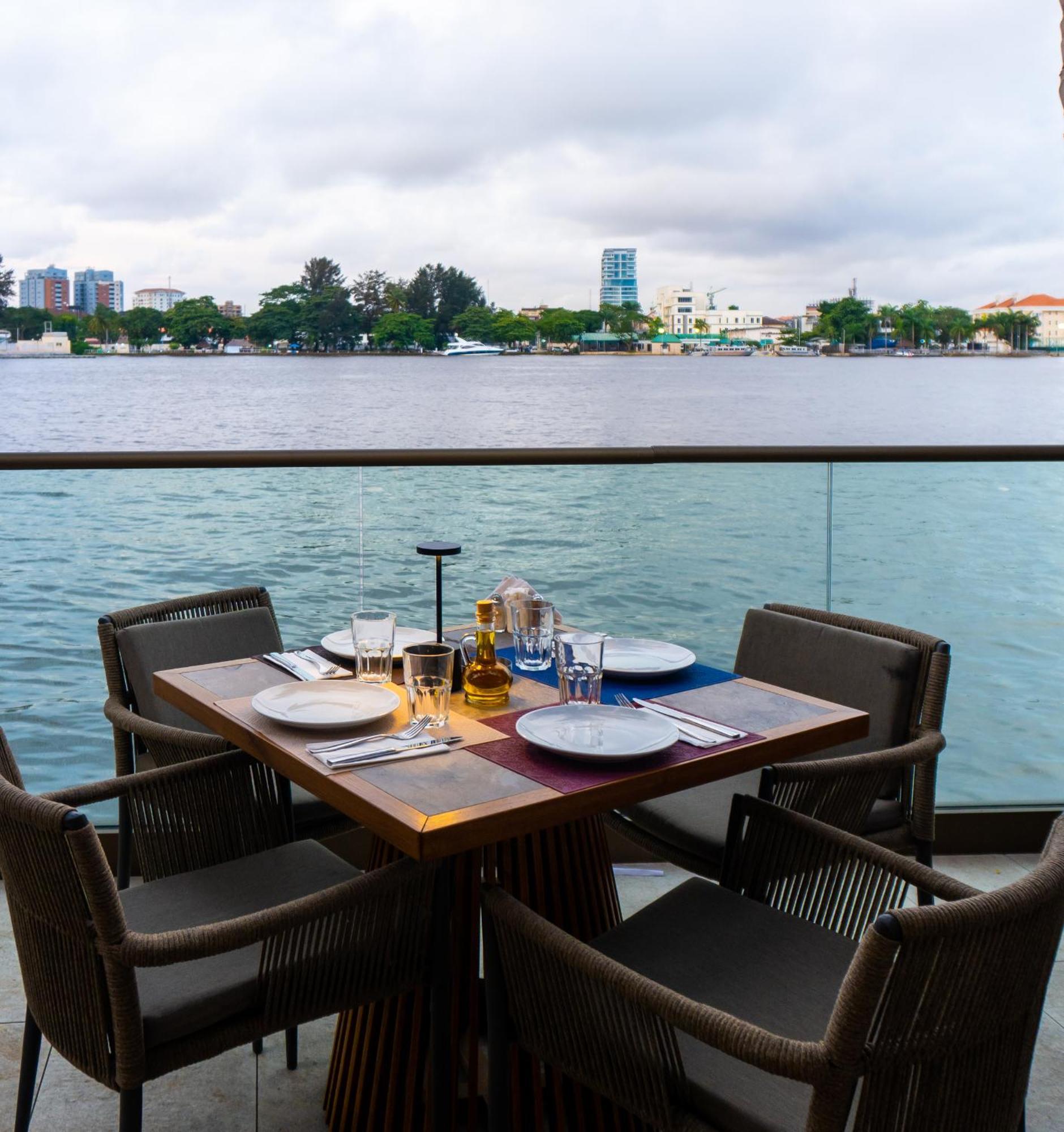 לגוס Maroko Bayshore Suites מראה חיצוני תמונה
